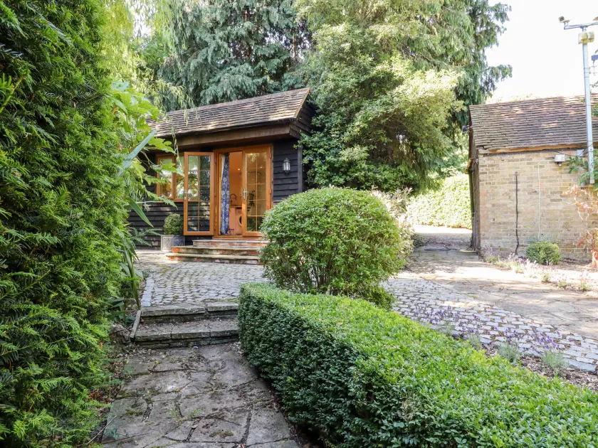 Willow Cottage - Image 1