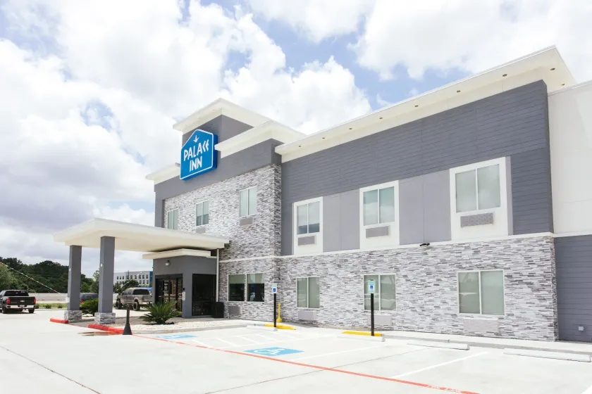 Palace Inn Blue Houston East Beltway 8 - Image 1