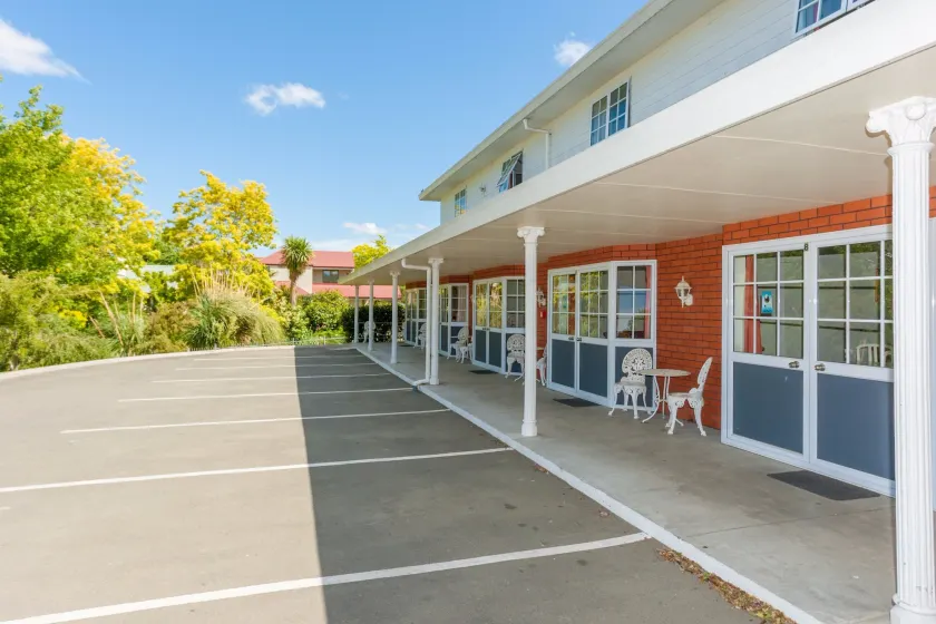 Admirals Motor Lodge - Image 1