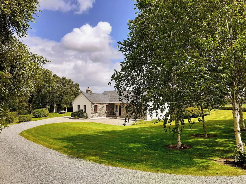 Fraoch Cottage - Image 1