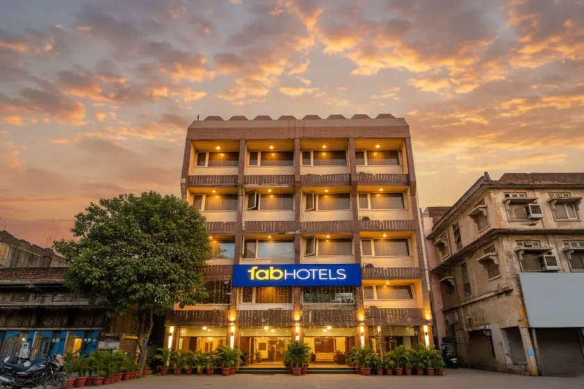 SoonStay Hotel Surya - Image 1