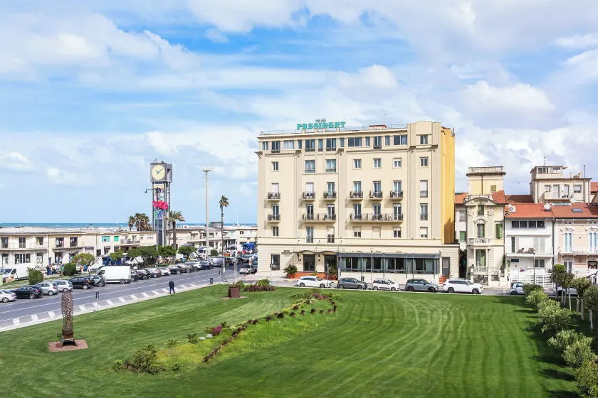 Hotel President - Image 1