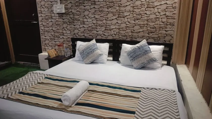 Hotel Nirbana Heights - Chambre