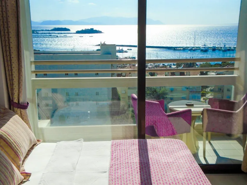 Porteras Hotel - Image 1