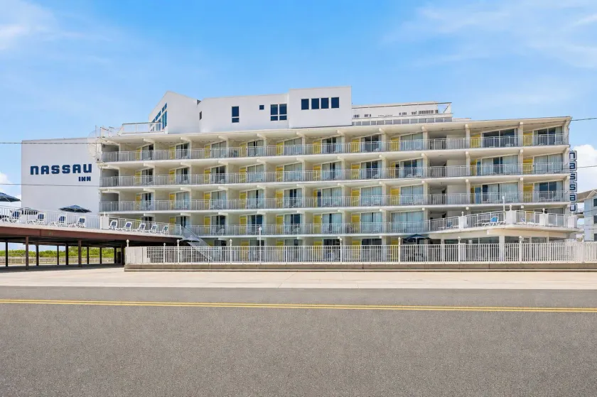 Nassau Inn Beachfront - Image 1