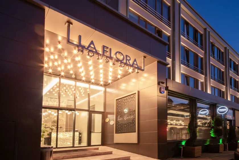 La Flora House Hotel - Image 1
