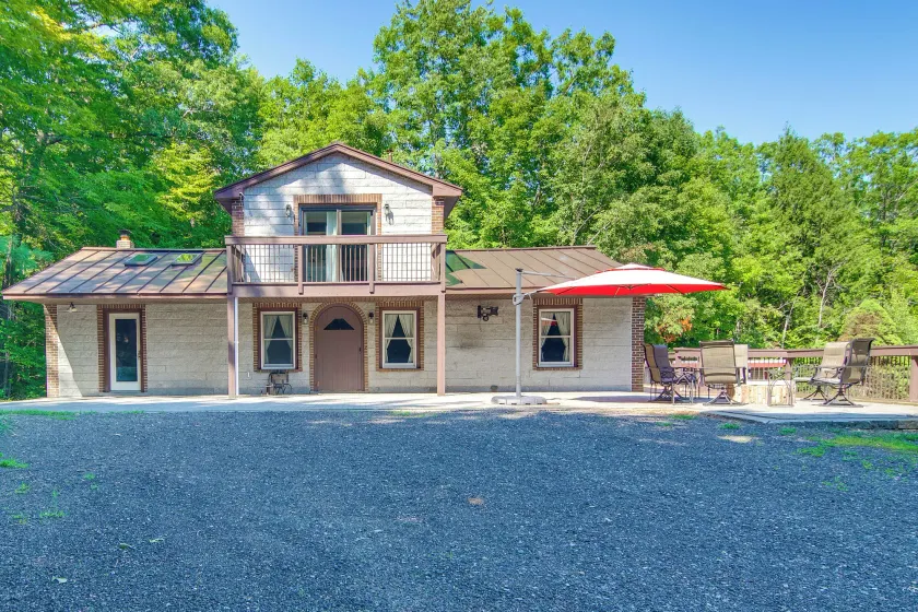 Near Beaches & Golf! All-seasons Gem in N Monmouth - Image 1