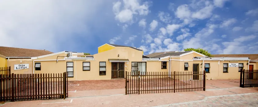 Oria Lodge - Summer Greens - Image 1