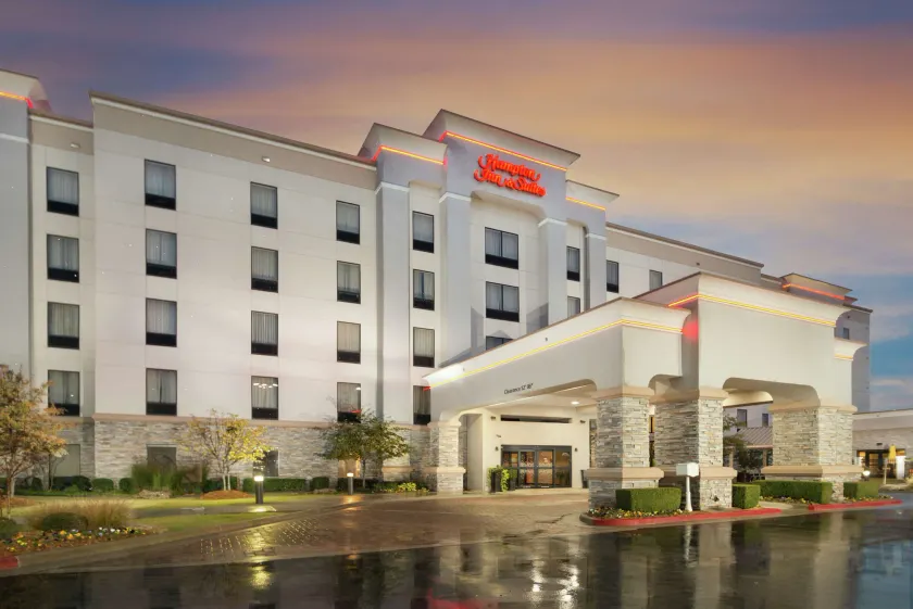 Hampton Inn & Suites Tulsa/Catoosa - Image 1