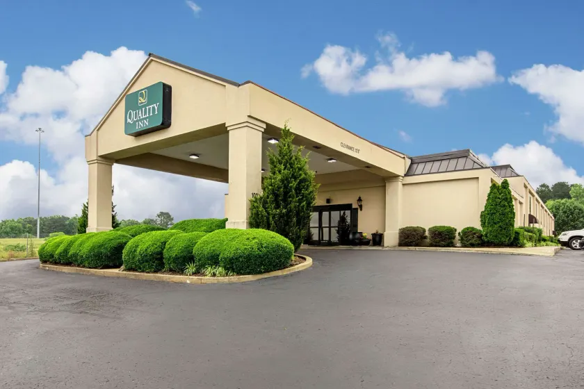 Quality Inn Holly Springs South - Image 1