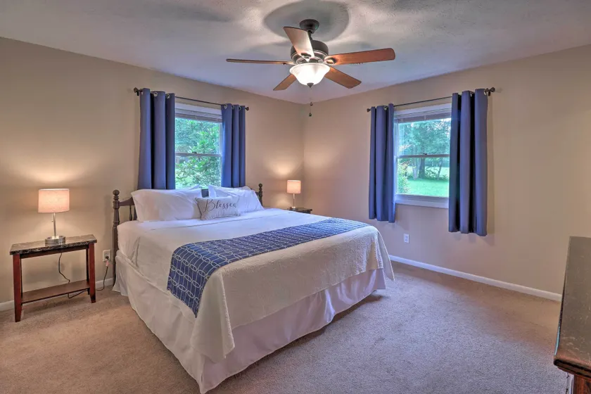 Hendersonville Home w/ Fire Pit: 5 Mi to Downtown! - Interiør