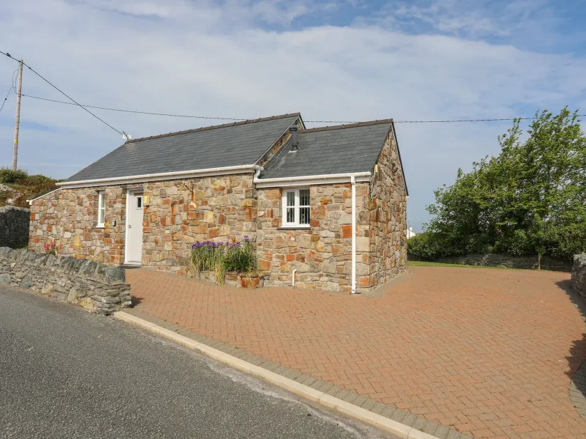 Tyn Towyn - Bwthyn Carreg - Image 1