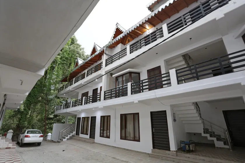 Super Hotel O Summer King - Image 1