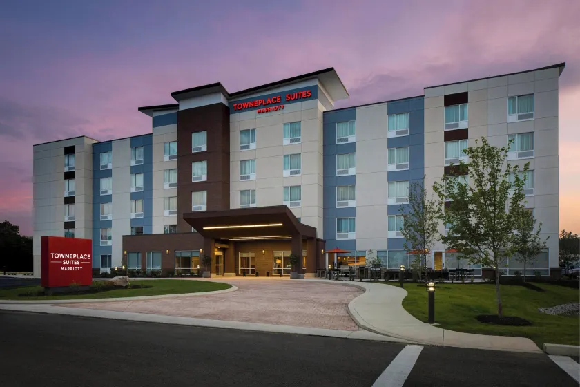 TownePlace Suites by Marriott Pittsburgh Harmarville - Image 1