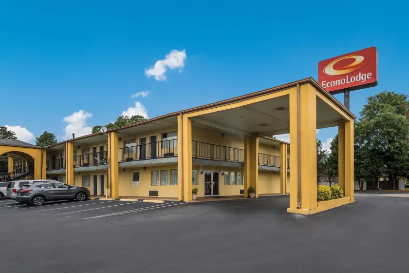 Econo Lodge Thomaston - Image 1