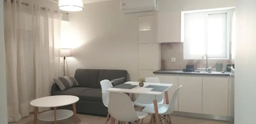 Helios House - New Build - 2Bedrooms & Parking - Image 1