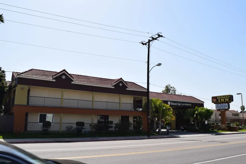 Budget Inn - Image 1