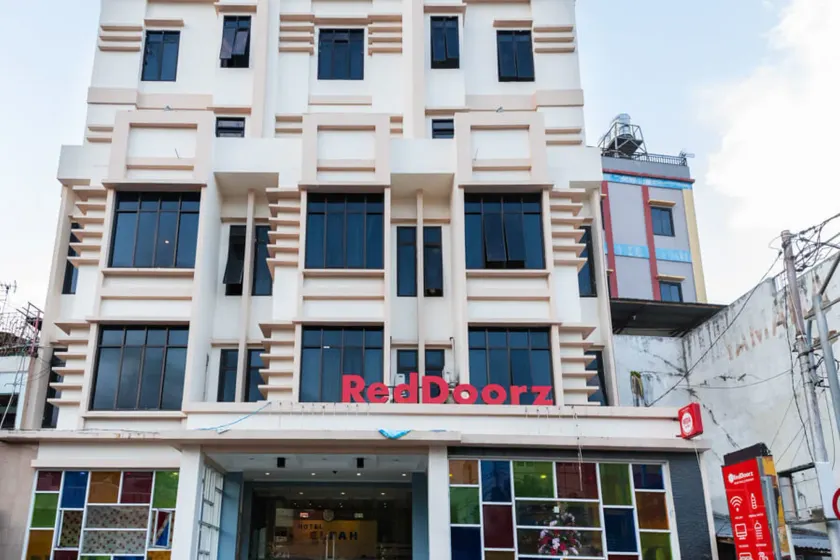 RedDoorz Plus @ Paal 2 Manado - Image 1