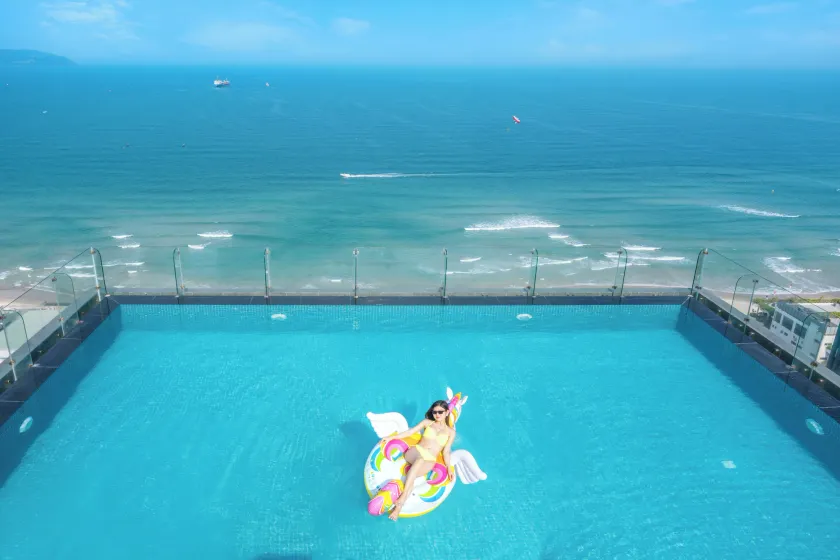 Canvas Danang Beach Hotel - Image 1