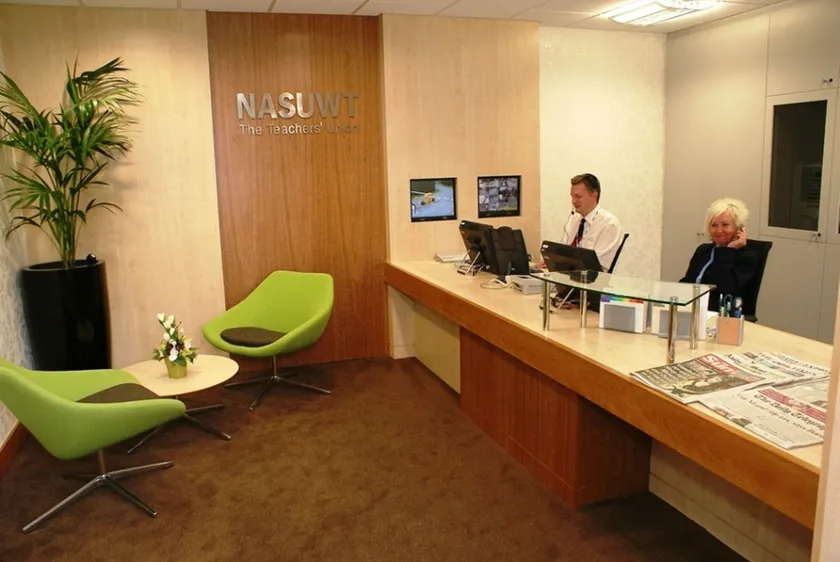 Hillscourt - Reception