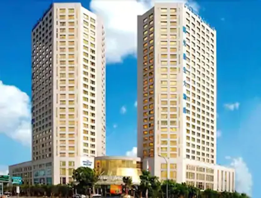 Howard Johnson Sunshine Plaza Ningbo - Image 1