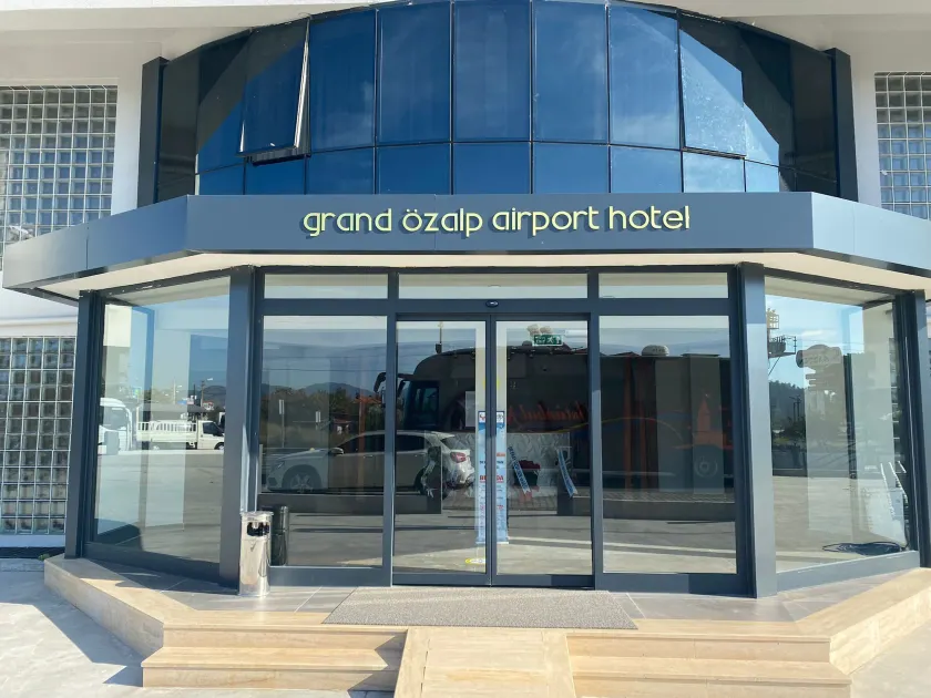 GRAND ÖZALP AİRPORT HOTEL - Image 1