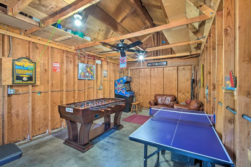 Near Skiing & Swimming: Big Bear Gem w/ Game Room - Image 1