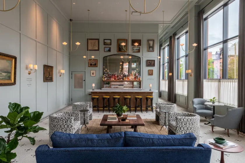 Longfellow Hotel - Image 1