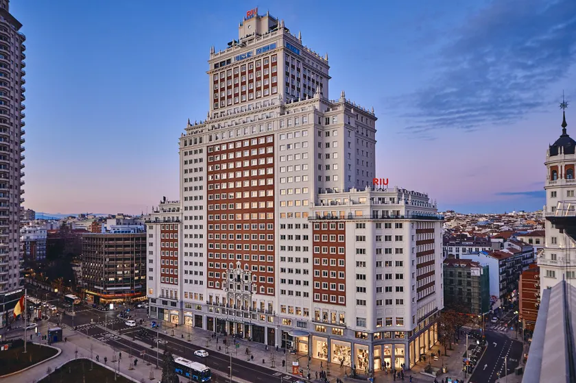 Riu Plaza España - Image 1