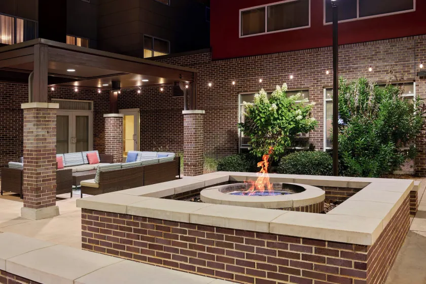 Fairfield Inn & Suites by Marriott Charlotte Airport - Image 1