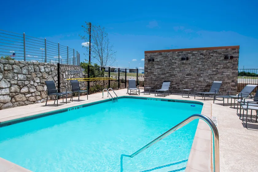 Fairfield Inn & Suites by Marriott Dallas Waxahachie - Image 1