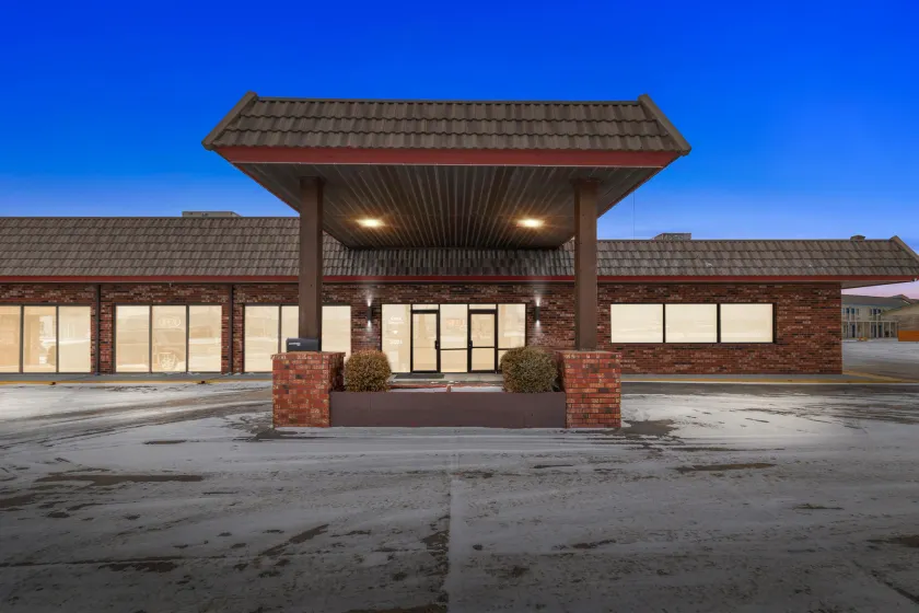 Eleven Boutique Hotel - Image 1