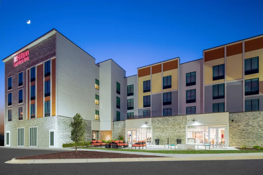 Hilton Garden Inn Brunswick - Image 1