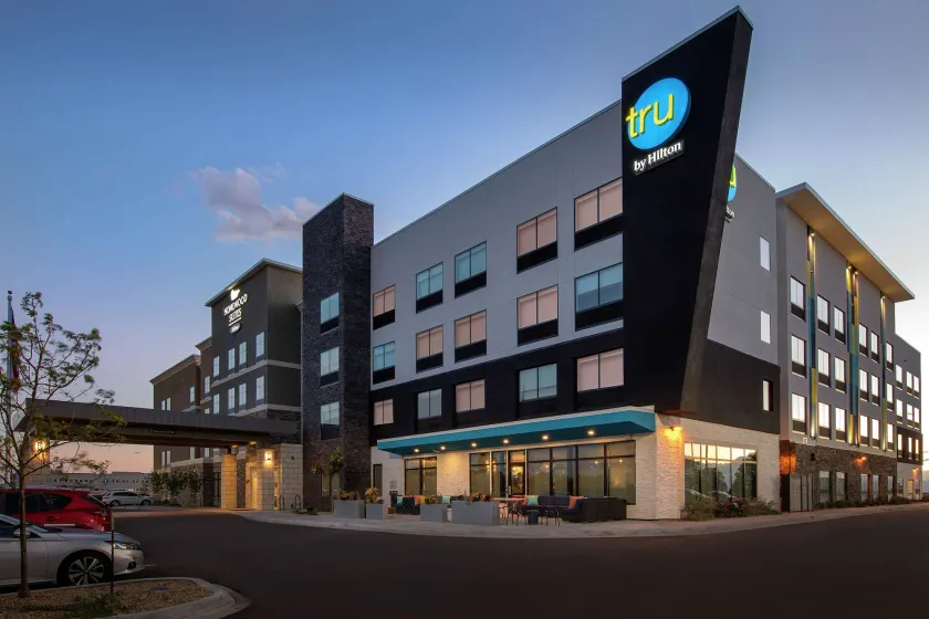 Tru by Hilton Denver Airport Tower Road - Image 1