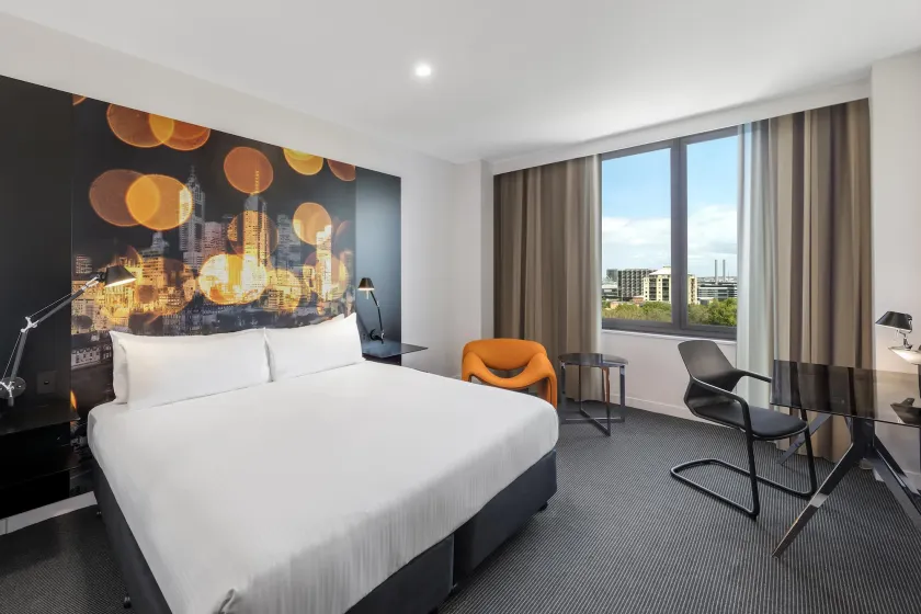 Flagstaff Gardens Hotel Melbourne - Image 1