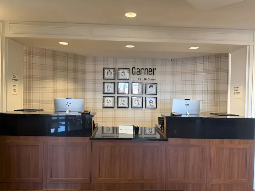 Garner Hotel Page - Lake Powell Area by IHG - Interior entrance