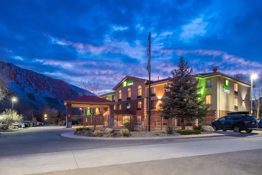 Holiday Inn Express Glenwood Springs Aspen Area by IHG - Image 1