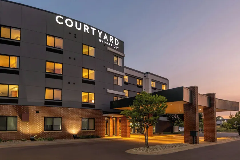 Courtyard By Marriott Sioux Falls - Image 1