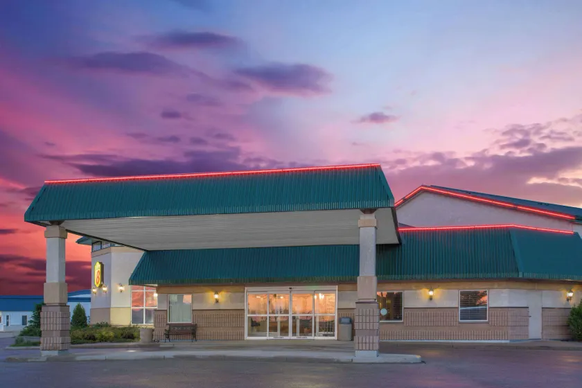 Super 8 by Wyndham Portage La Prairie MB - Image 1