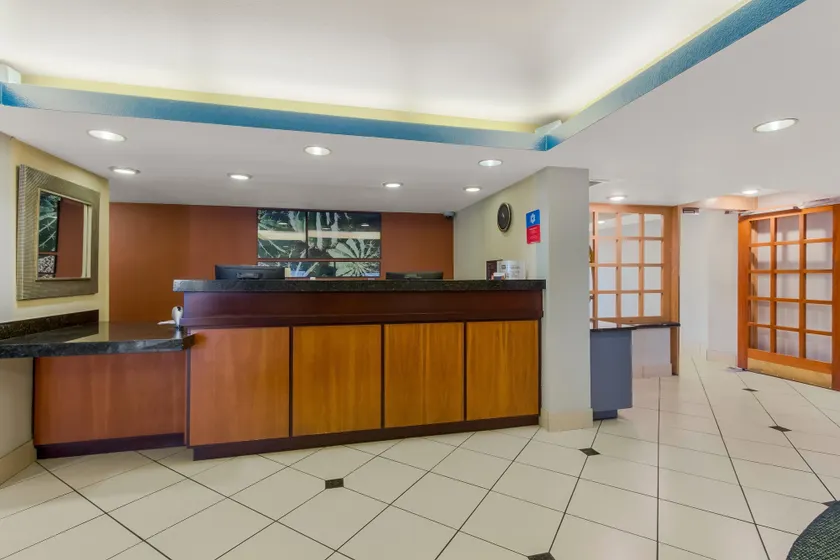 Revival Scottsdale Studios - Lobby