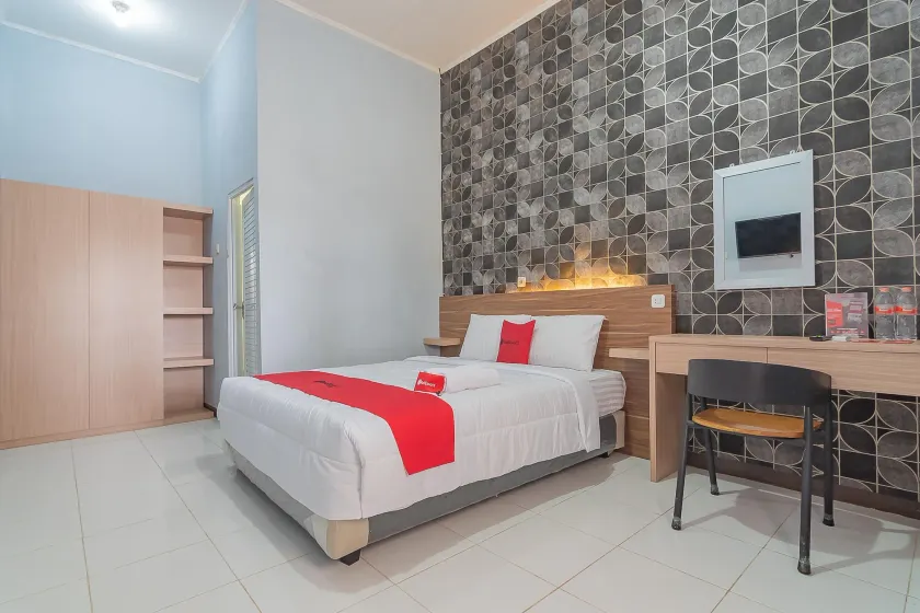 Urbanview Hotel Ultima Veteran Garut - Image 1