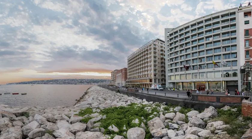Hotel Royal Continental - Image 1