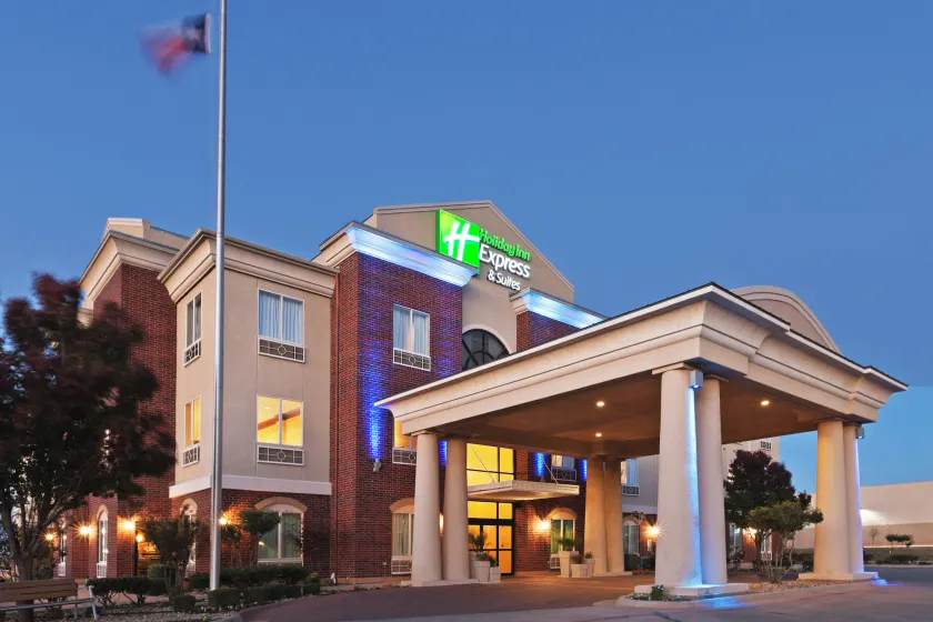 Holiday Inn Express & Suites by IHG - Image 1