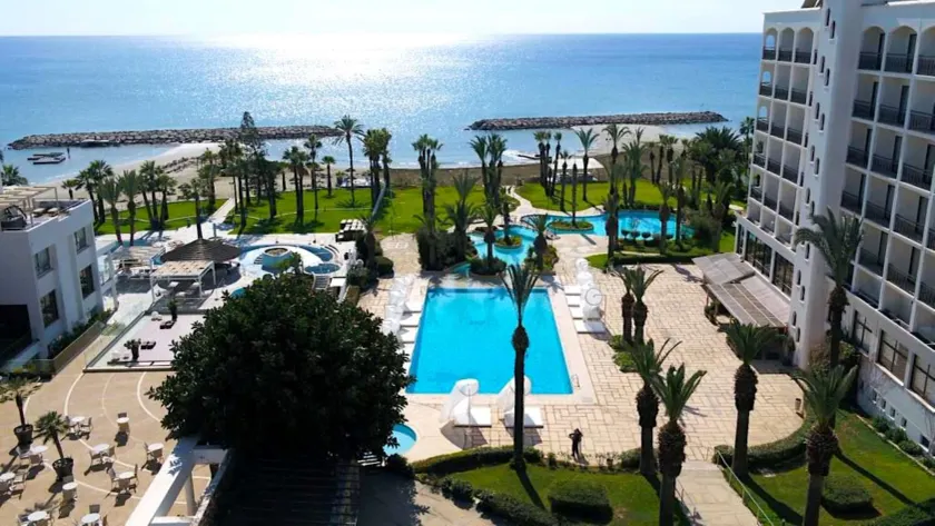 Sandy Beach Hotel & Spa - Image 1