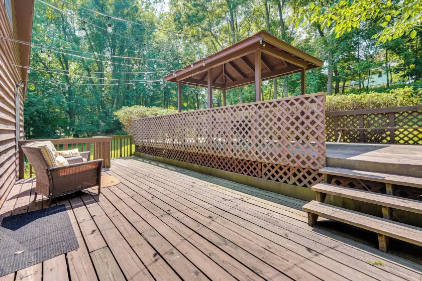 Cabin w/ Deck ~ 3 Mi to Apple Valley Lake! - Innvendig