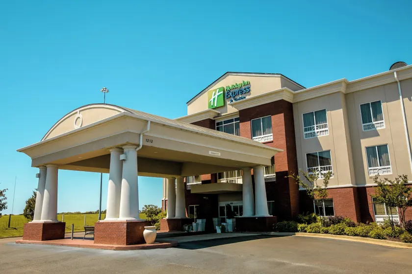 Holiday Inn Express & Suites Brookhaven by IHG - Image 1