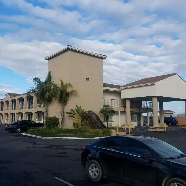 SureStay Hotel by Best Western Hollister - Image 1