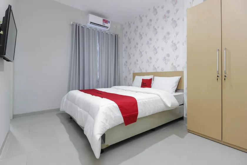RedDoorz Syariah near Metropolitan Mall Bekasi - Image 1