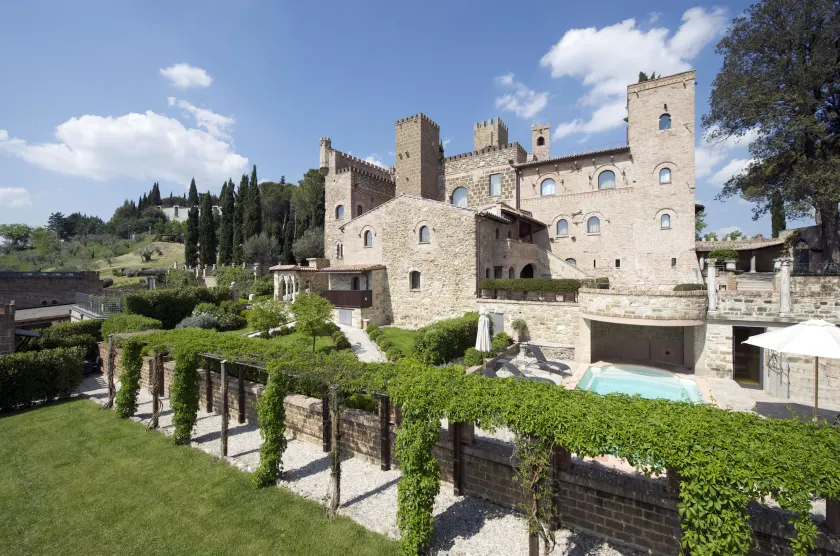 TH Perugia - Castello Di Monterone - Image 1