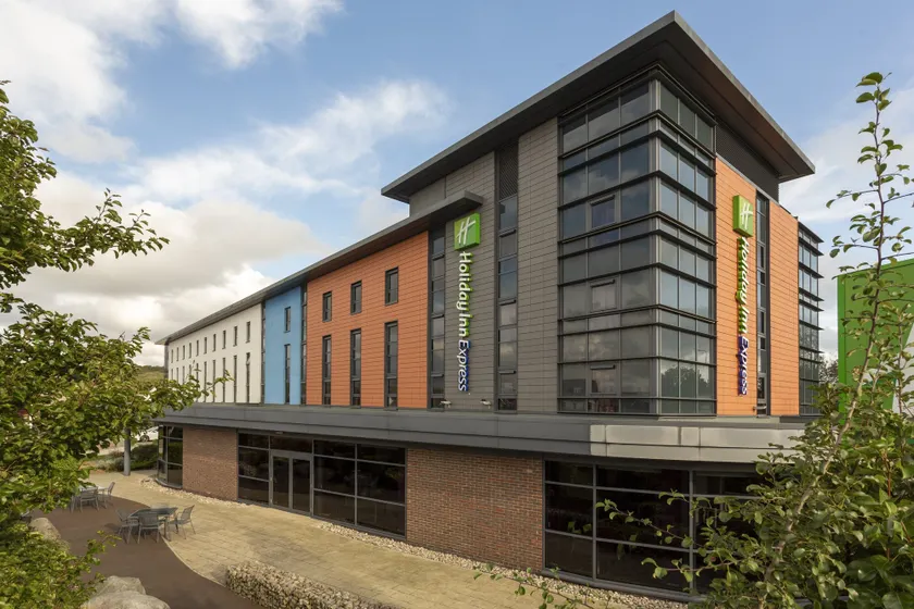 Holiday Inn Express Dunstable by IHG - Image 1